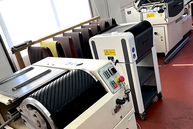 有限会社岡田樹脂工業　工場内