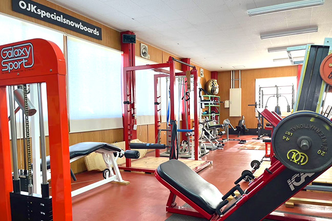 有限会社岡田樹脂工業　トレーニングジム